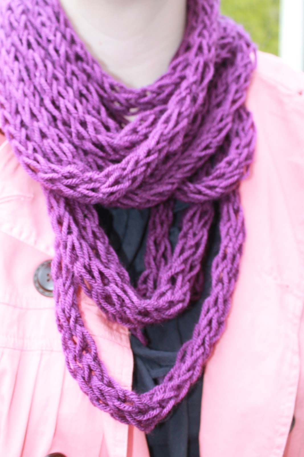 How to Finger Knit a Scarf: Tutorial and Patterns