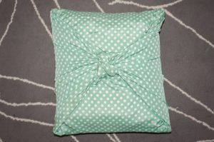 No-Sew Pillow Covers Knot Photo