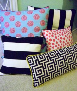 No-Sew Pillow Covers from Napkins Pictures