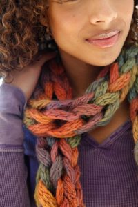 Finger Knit Chain Link Scarf