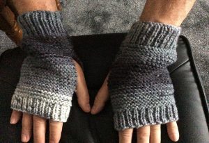 Men’s Fingerless Gloves Knitting Pattern