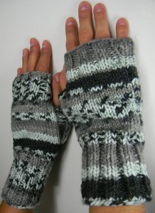 Women’s Knit Fingerless Gloves