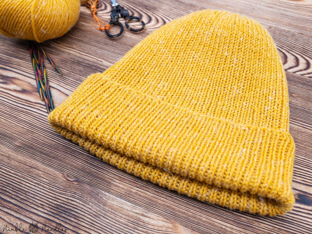Men’s Knit Hats Pattern in the Round